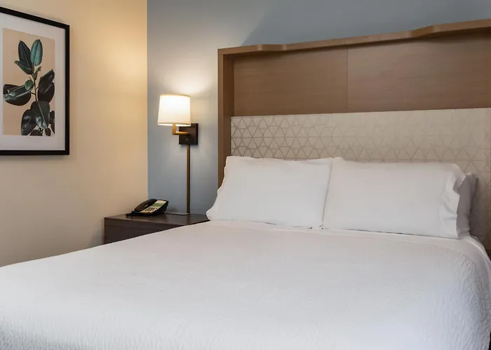 Holiday Inn Victoria - Elk Lake By Ihg